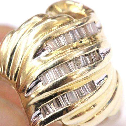 Royal ring!!! 10k yellow gold ring with genuine Baguette set Diamonds